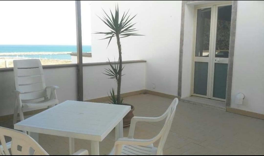 Sicilia Mare Hotel Porto Palo Esterno foto